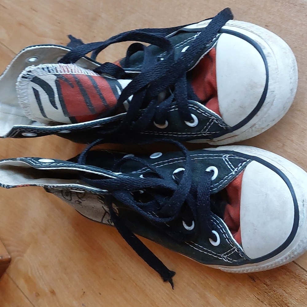 Dr Seuss Edition Converse size kids 13